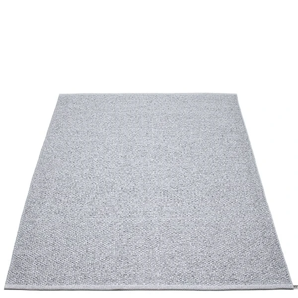 Pappelina Tapis Svea, 140 X 220 cm, Gris Métallisé 1 Pappelina Tapis Svea, 140 X 220 cm, Gris Métallisé