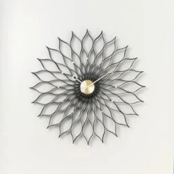 Vitra Horloge Sunflower -Décoration D'Intérieur 1626169 Sunflower Clock black ash master
