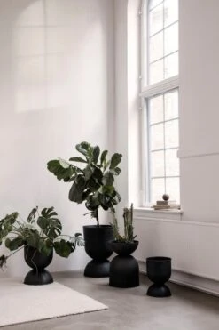 Ferm LIVING Pot Hourglass, Modèle S, Noir -Décoration D'Intérieur 16 9961