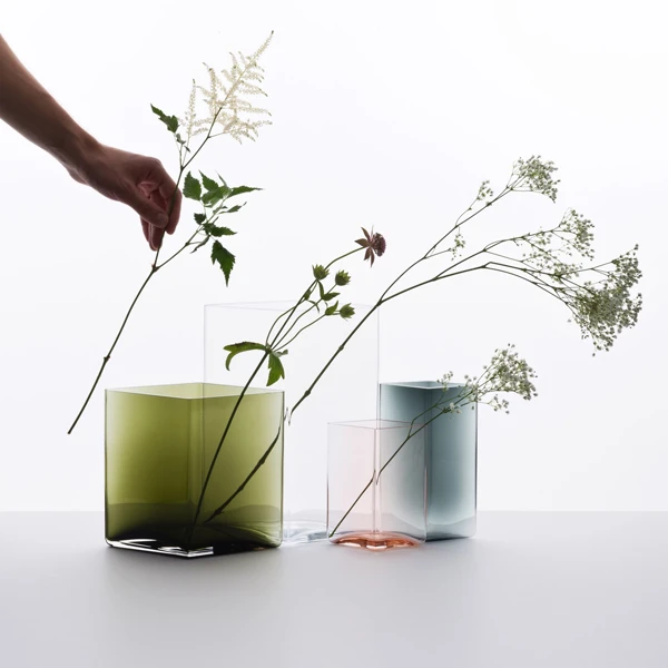 Iittala Vase Ruutu, 115 X 180 mm, Gris 4 Iittala Vase Ruutu, 115 X 180 mm, Gris – Image 4