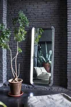 Magis Miroir Déjà-vu, 73 x 190 cm -Décoration D'Intérieur 2022 Magis dj vu mirror ambient mono AC804 01 hr