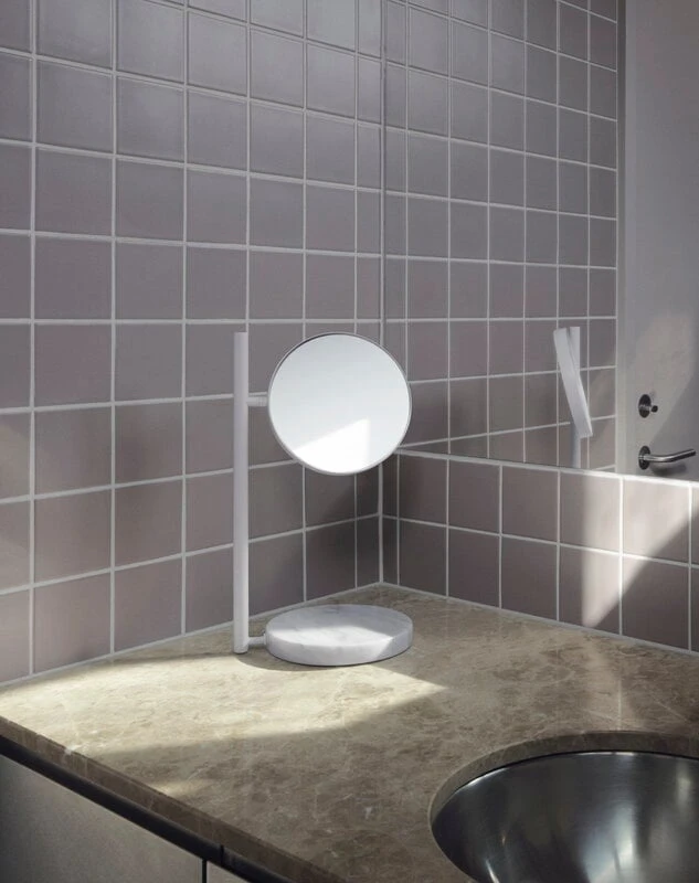 Normann Copenhagen Miroir De Table Pose, Blanc 3 Normann Copenhagen Miroir De Table Pose, Blanc – Image 3