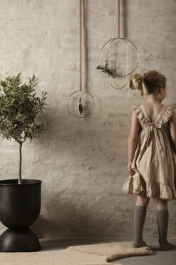 Ferm LIVING Pot Hourglass, Modèle M, Noir -Décoration D'Intérieur 21 c 12154