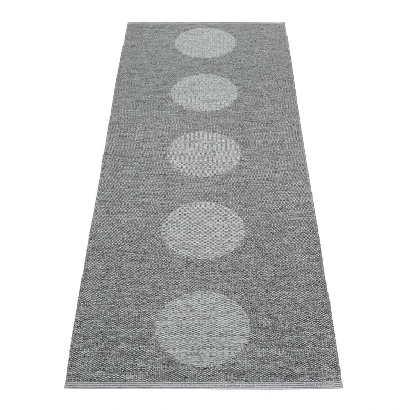 Pappelina Tapis Vera 2.0, 70 X 200 cm, Gris 2 Pappelina Tapis Vera 2.0, 70 X 200 cm, Gris – Image 2