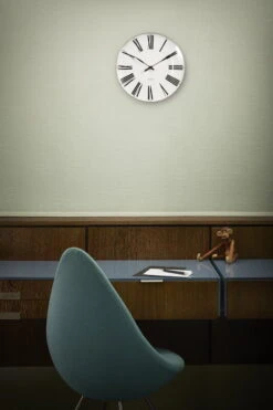 Arne Jacobsen Horloge Murale AJ Roman, 29 cm 9 Arne Jacobsen Horloge Murale AJ Roman, 29 cm -Décoration D'Intérieur AJ 43642