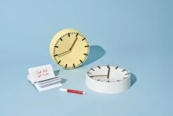 HAY Horloge Murale Analog, Blanc -Décoration D'Intérieur Analog white Analog yellow