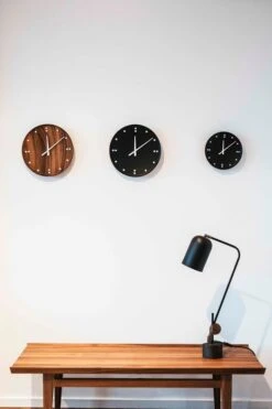 Architectmade FJ Clock 25 cm, Noir 9 Architectmade FJ Clock 25 cm, Noir -Décoration D'Intérieur FJ Clocks on wall