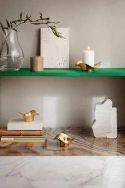 Georg Jensen Bougeoir Cobra, Doré 5 Georg Jensen Bougeoir Cobra, Doré -Décoration D'Intérieur GJ AW22 Cobra GOLD tea and block light