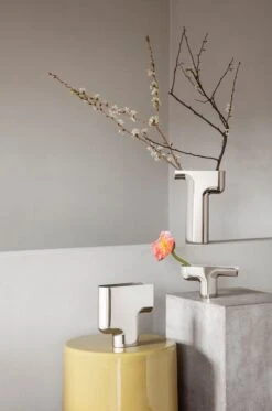 Georg Jensen Vase Moyen Nendo, Acier Inoxydable -Décoration D'Intérieur GJ AW22 Nendo 03 flowers