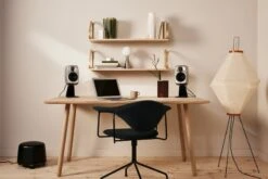 Mattiazzi Coffret Cassetta, Frêne Naturel - Vert -Décoration D'Intérieur Genelec 0129 final lores sRGB