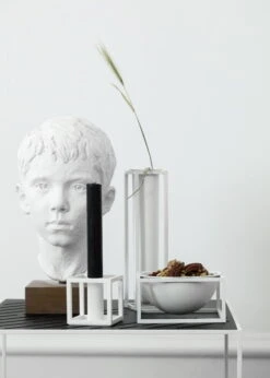 By Lassen Vase Kubus Flora, Blanc 11 By Lassen Vase Kubus Flora, Blanc -Décoration D'Intérieur IMGL7040