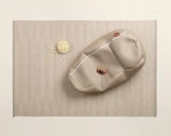 Pappelina Tapis Effi 85 x 160 cm, Mud - beige - vanille 7 Pappelina Tapis Effi 85 x 160 cm, Mud - beige - vanille -Décoration D'Intérieur Pappelina EFFI MUD BEIGE VANILLA 1