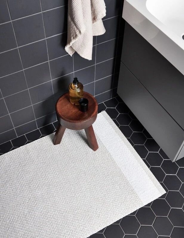 Pappelina Tapis Edit, 140 X 200 cm, Gris Fossile 2 Pappelina Tapis Edit, 140 X 200 cm, Gris Fossile – Image 2