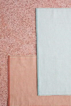 HAY Tapis Tapis, Rouge 9 HAY Tapis Tapis, Rouge -Décoration D'Intérieur Tapis 140x200 grey red 1