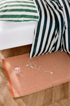 HAY Tapis Tapis, Rouge 8 HAY Tapis Tapis, Rouge -Décoration D'Intérieur Tapis Mat red Ete Duvet Cover midnight blue and light grey Ete Pillow Case dark green