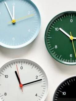 HAY Wall Clock, Bleu -Décoration D'Intérieur Wall Clock Family 02