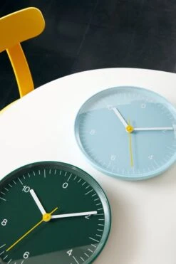 HAY Wall Clock, Vert -Décoration D'Intérieur Wall Clock dark green light blue Studio Visit