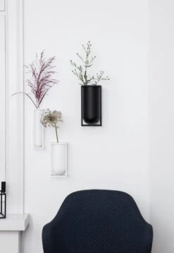 By Lassen Vase Kubus Lily, Blanc -Décoration D'Intérieur byLassen Kubus Vase Lily Flora 300