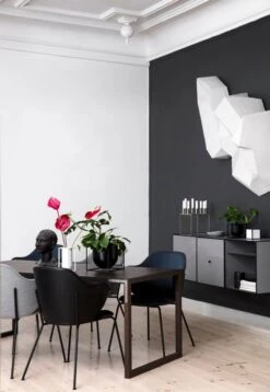 By Lassen Pot De Fleurs Kubus 23, Noir 8 By Lassen Pot De Fleurs Kubus 23, Noir -Décoration D'Intérieur byLassen Lassen Chair Kubus Flowerpot 23 Conekt 300