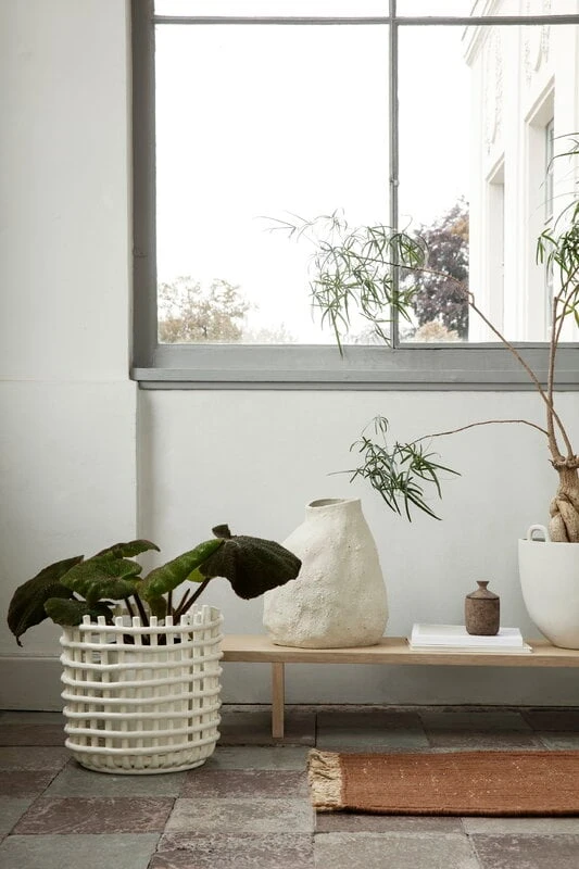 Ferm LIVING Corbeille Ceramic, XL, Blanc Cassé 2 Ferm LIVING Corbeille Ceramic, XL, Blanc Cassé – Image 2