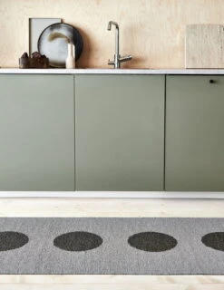 Pappelina Tapis Vera 2.0, 70 X 200 cm, Gris 6 Pappelina Tapis Vera 2.0, 70 X 200 cm, Gris -Décoration D'Intérieur pappelina vera2 grey kitchen creative2